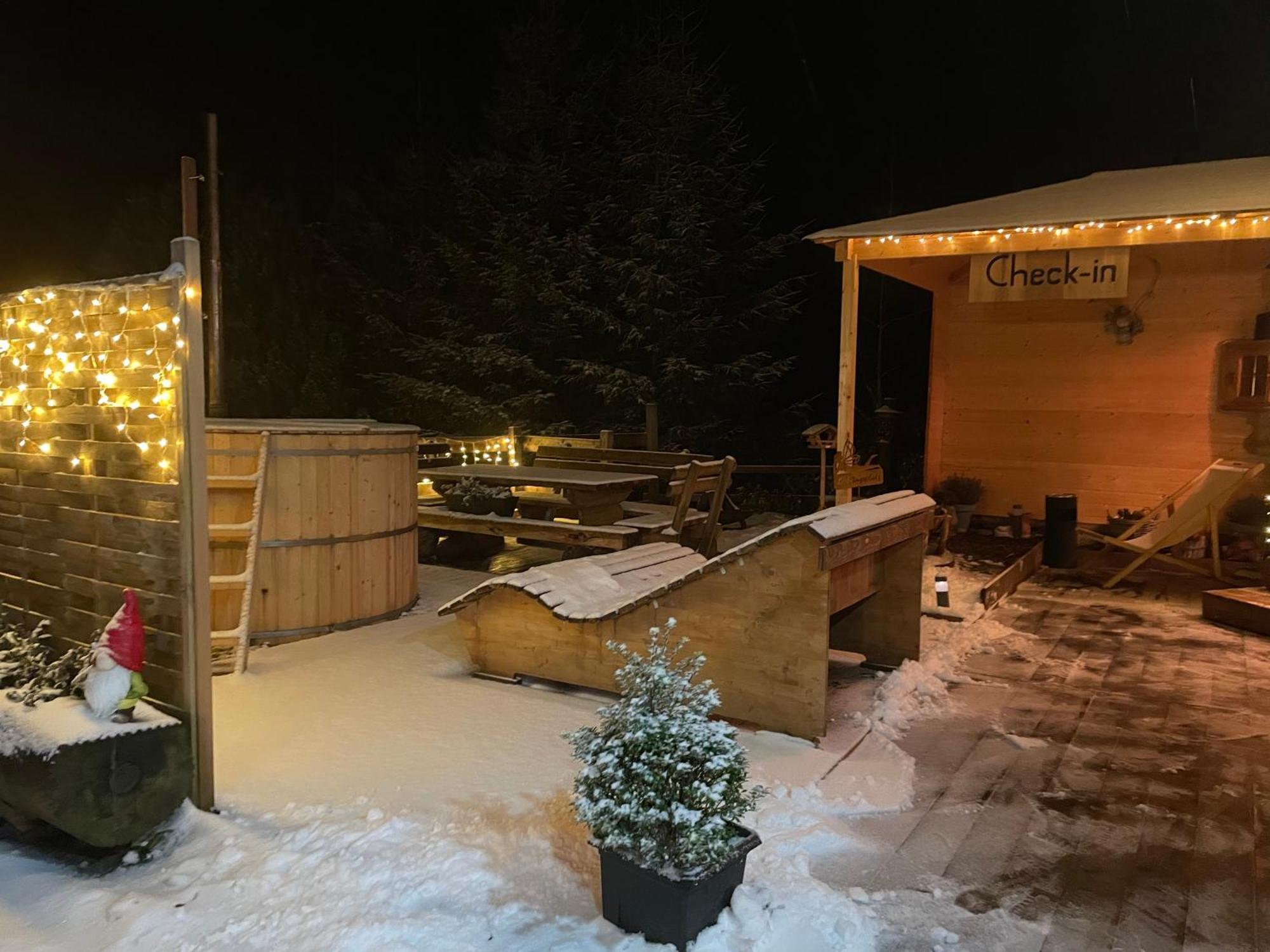Weixl Schi&Bike Appartements-Bike In&Bike Out Neben Wexl Trails Bikepark Sankt Corona am Wechsel Esterno foto